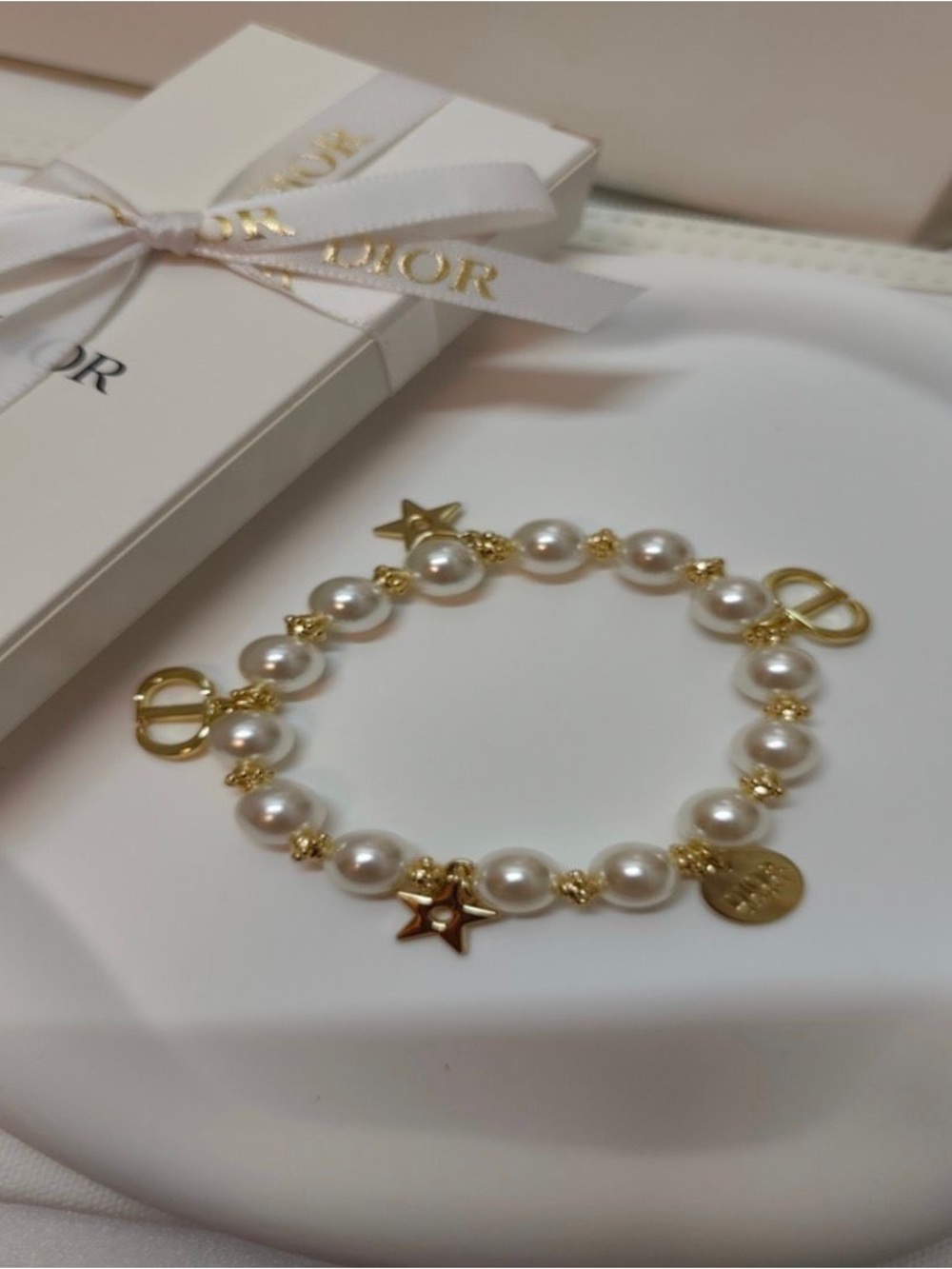DIOR Beauty VIP GWP Faux Pearl Gold Charm Bracelet New w/ Box